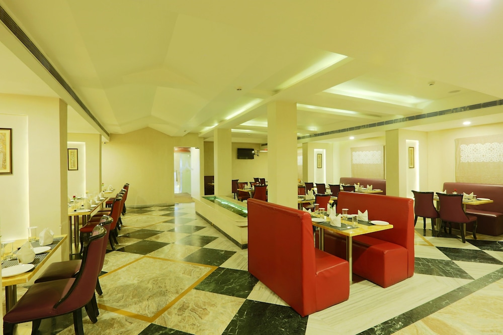 Hotel D Courtyard 29/34