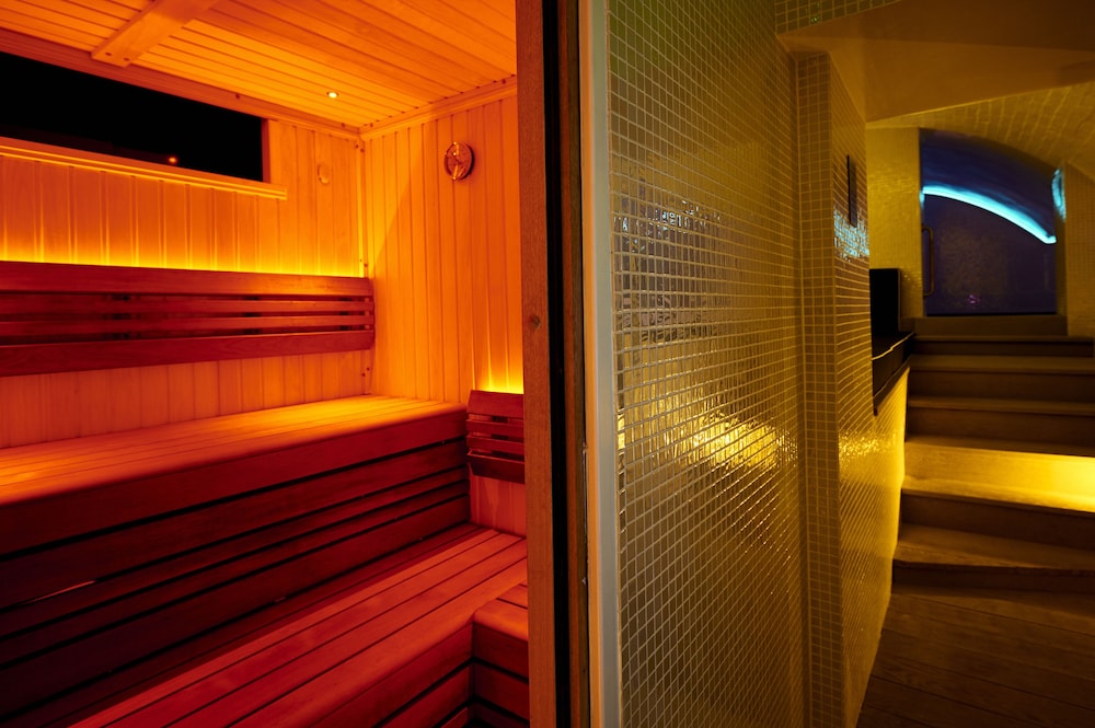 Bristol Harbour Hotel And Spa 32/64