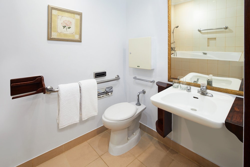 SHERATON SENGGIGI BEACH RESORT 12/75