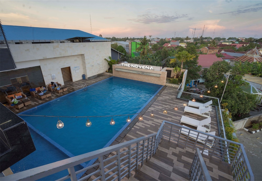 Novena Hotel by Azana 33/36