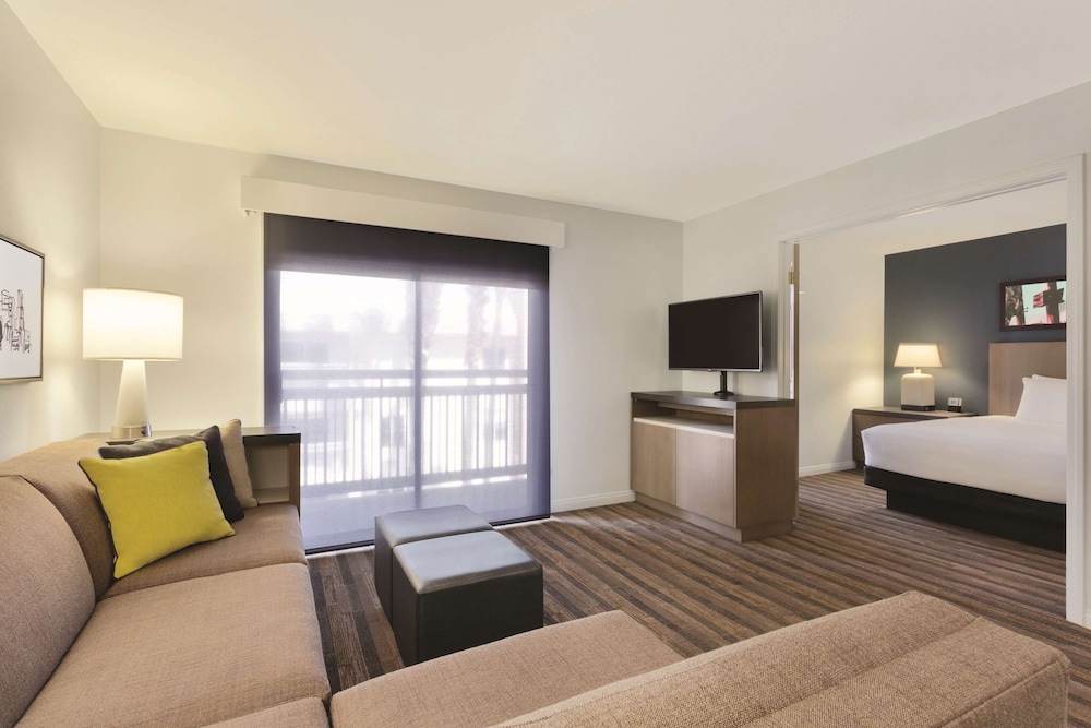 Hyatt House Cypress Anaheim 40/72