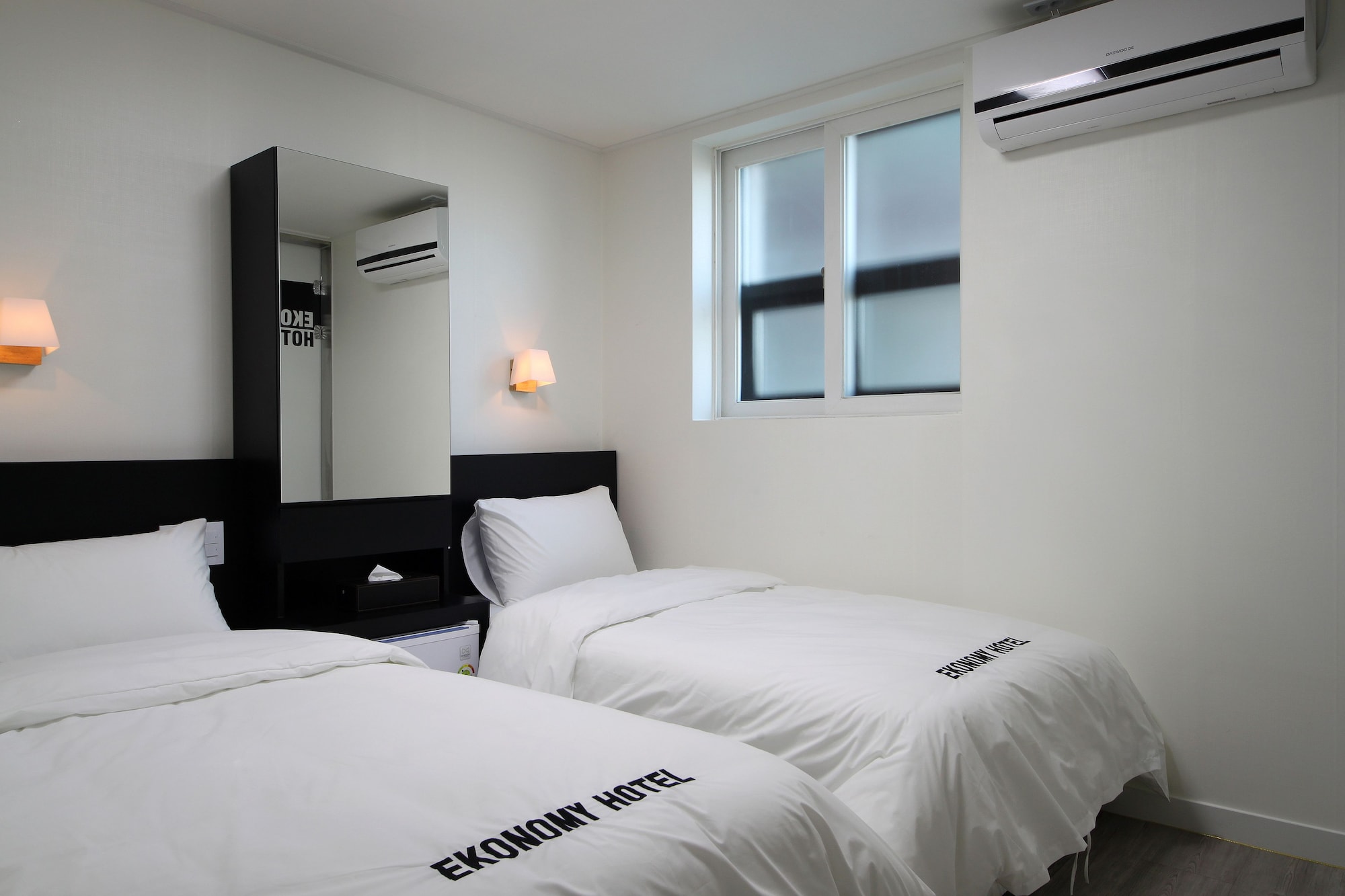 غرفة بسريرين منفصلين، Ekonomy Hotel Incheon 5/10