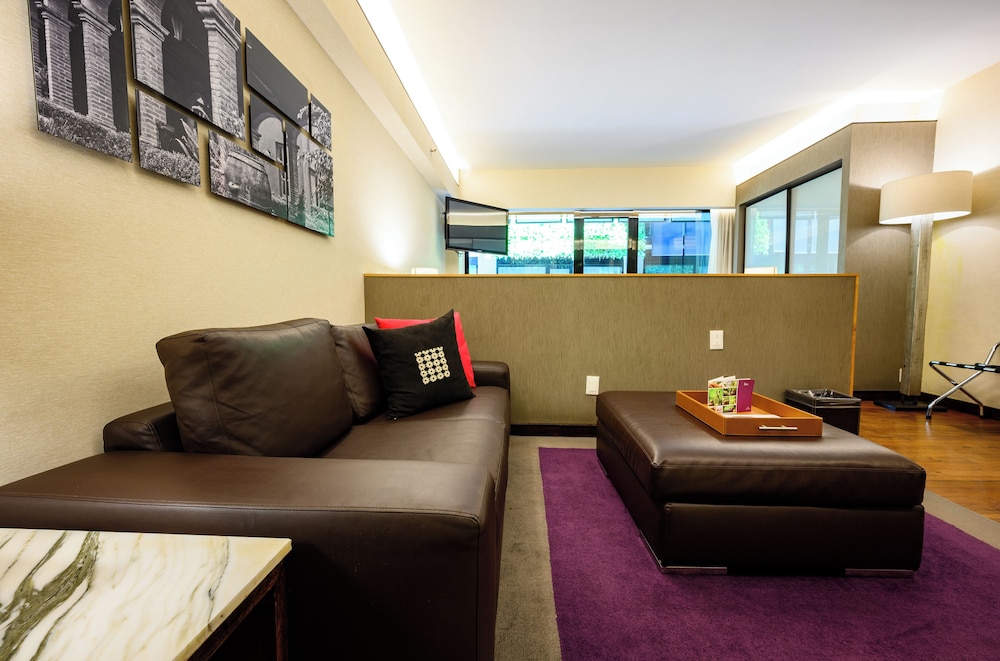 Las Suites 39/67