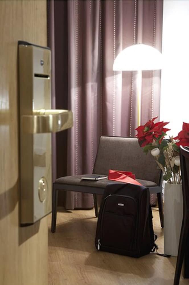Hostal Carlos Iii 28/43