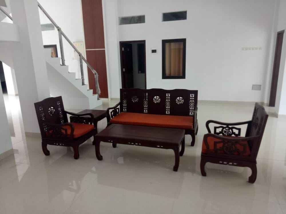 RedDoorz near Jawa Timur Park 3 14/18