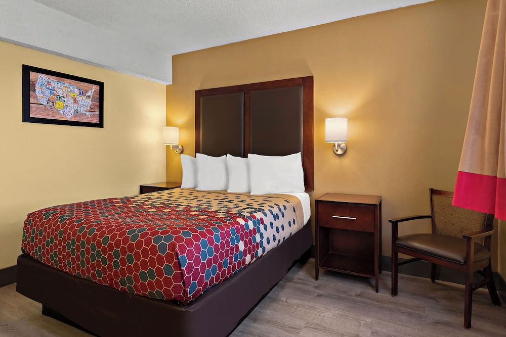 ROOM, QUEEN BED