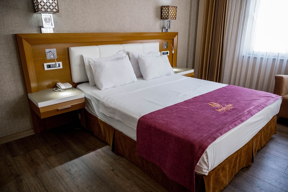 Selcuk Hotel Sems I Tebrizi 34/93
