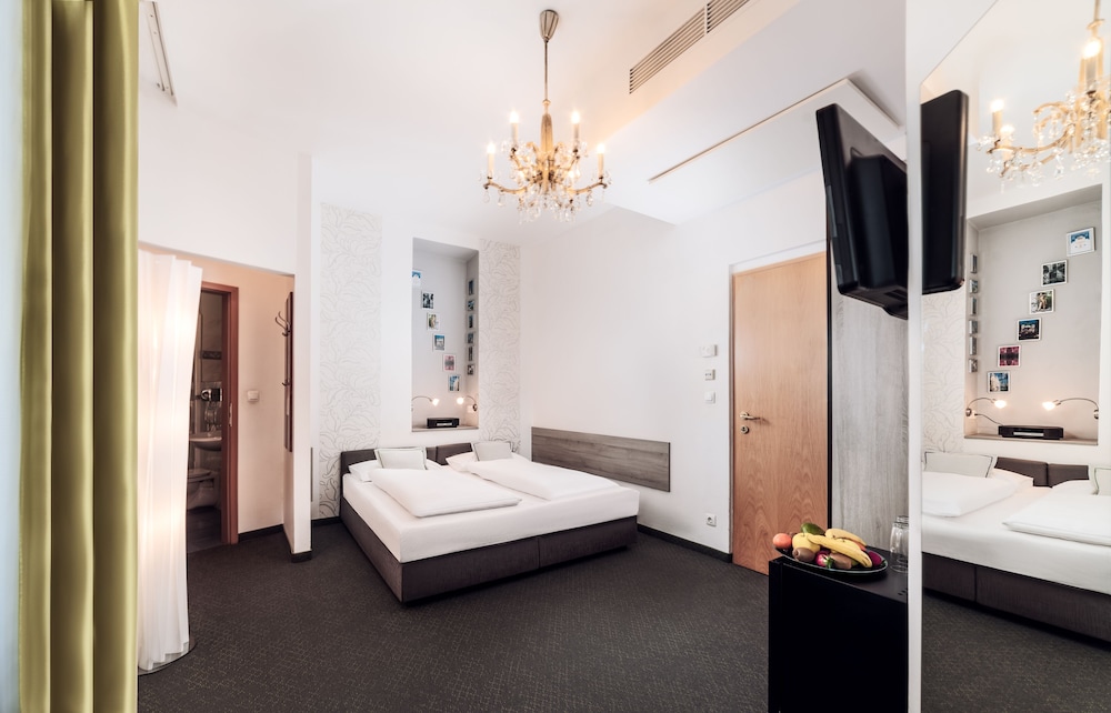 Boutique Hotel Donauwalzer 38/76