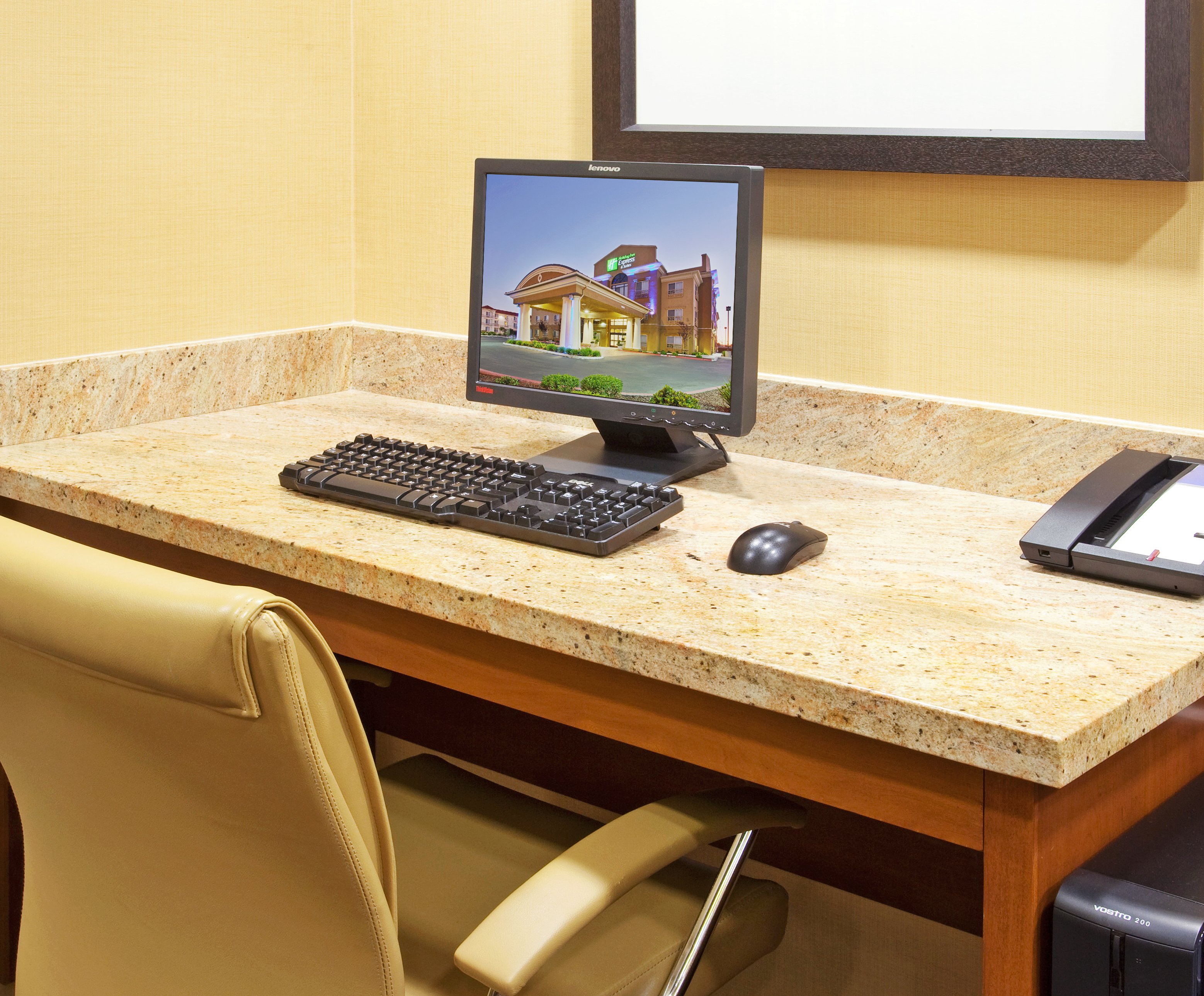 Holiday Inn Express Hotel Suites Salinas 58/69