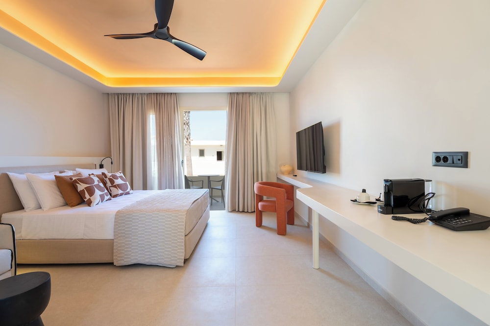 DELUXE, DOUBLE BED