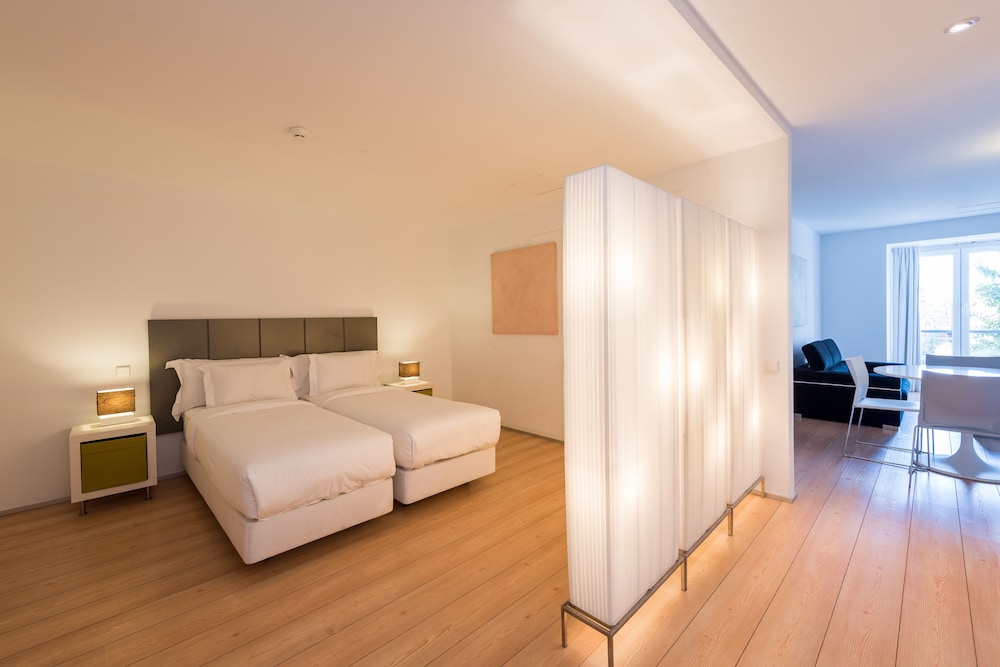 1 BEDROOM, APARTMENT, GARDEN VIEW