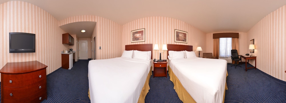 Holiday Inn Express & Suites Lathrop 27/61
