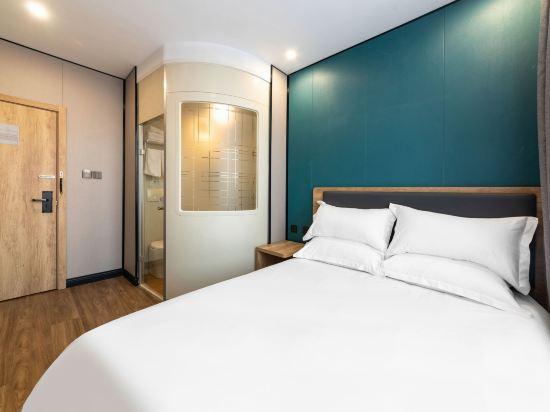 ROOM, DOUBLE BED