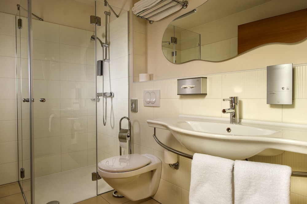 COMFORT, TWIN BEDS
