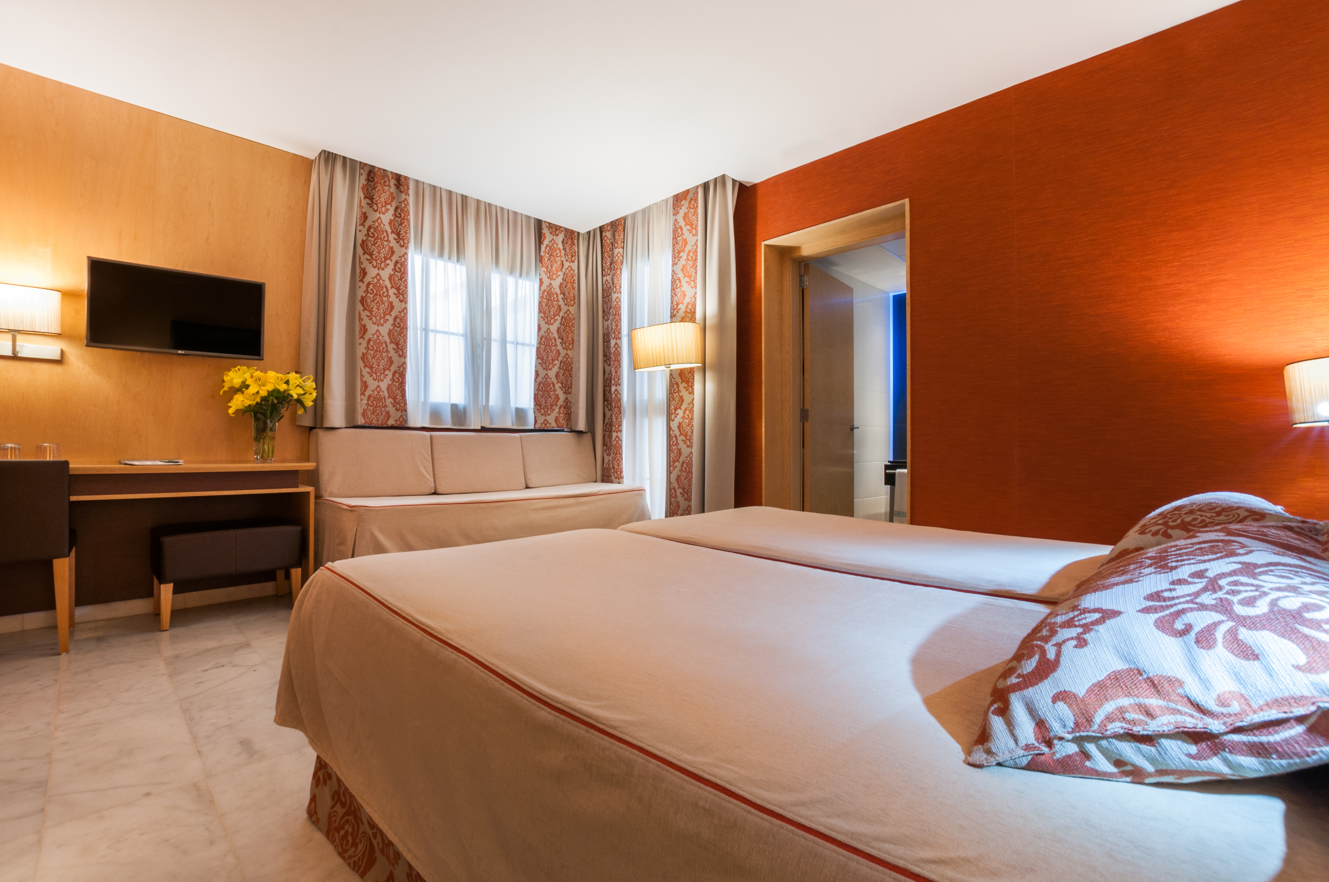 غرفة بسرير مزدوج أو سريرين منفصلين مع سرير إضافي، Medinaceli Hotel 4/10