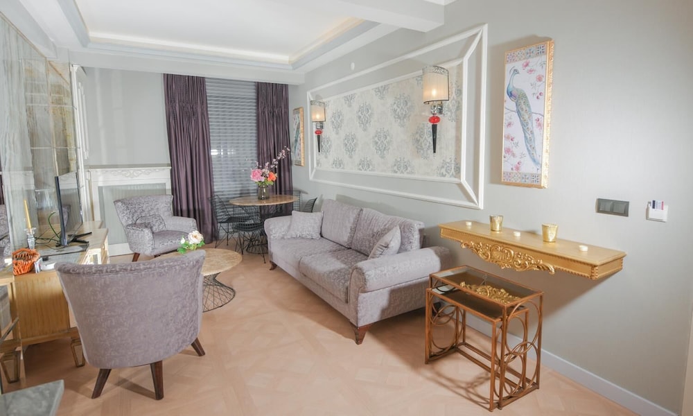 My House Otel 24/49