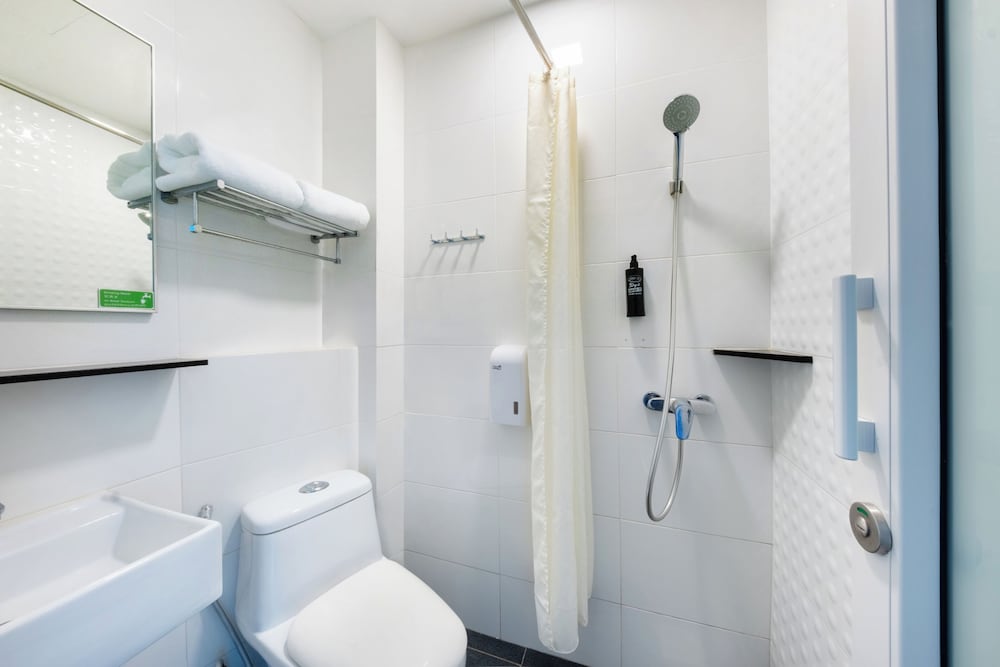 ibis budget Singapore Ruby 57/59