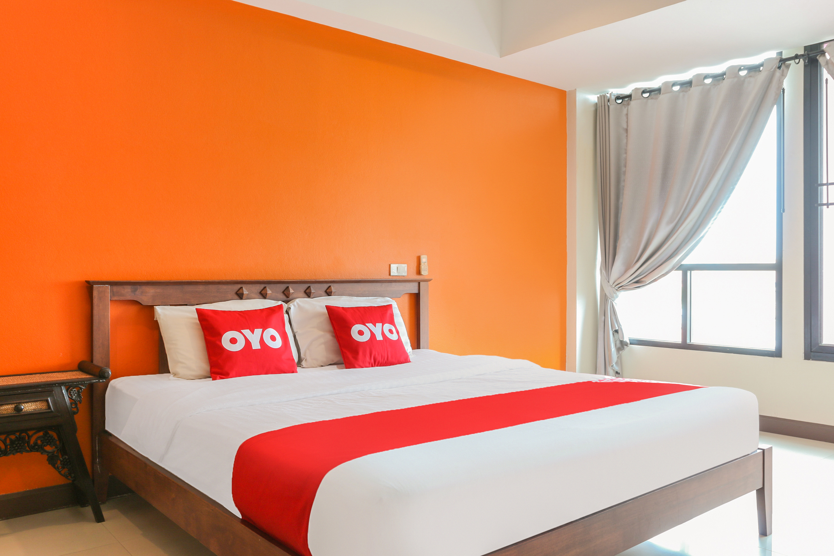DELUXE, DOUBLE BED