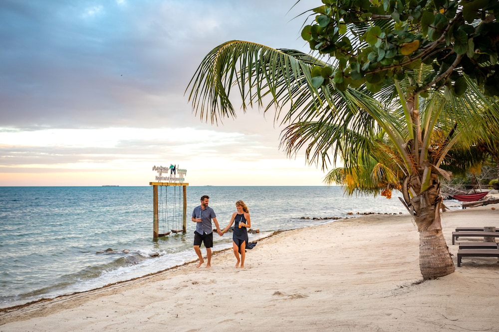 Mariposa Beach Suites 44/50
