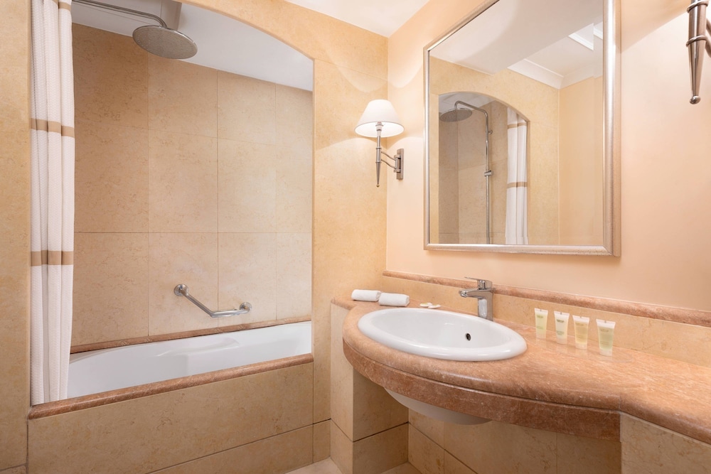 Courtyard By Marriott Rome Central Park 14/72