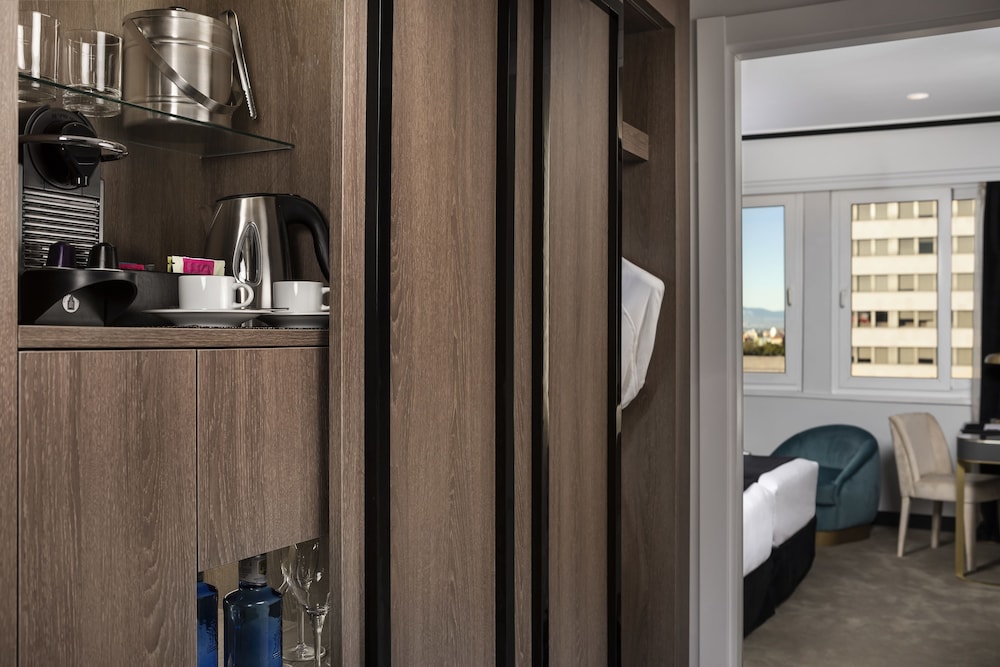 Melia Castilla Hotel 8/81