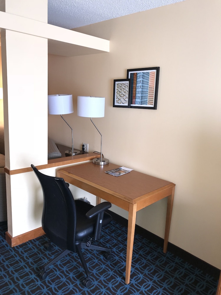 Fairfield Inn Suites Mcallen Airport 22/24
