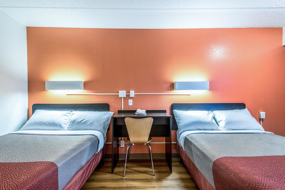 Motel6 Birmingham, AL 22/44