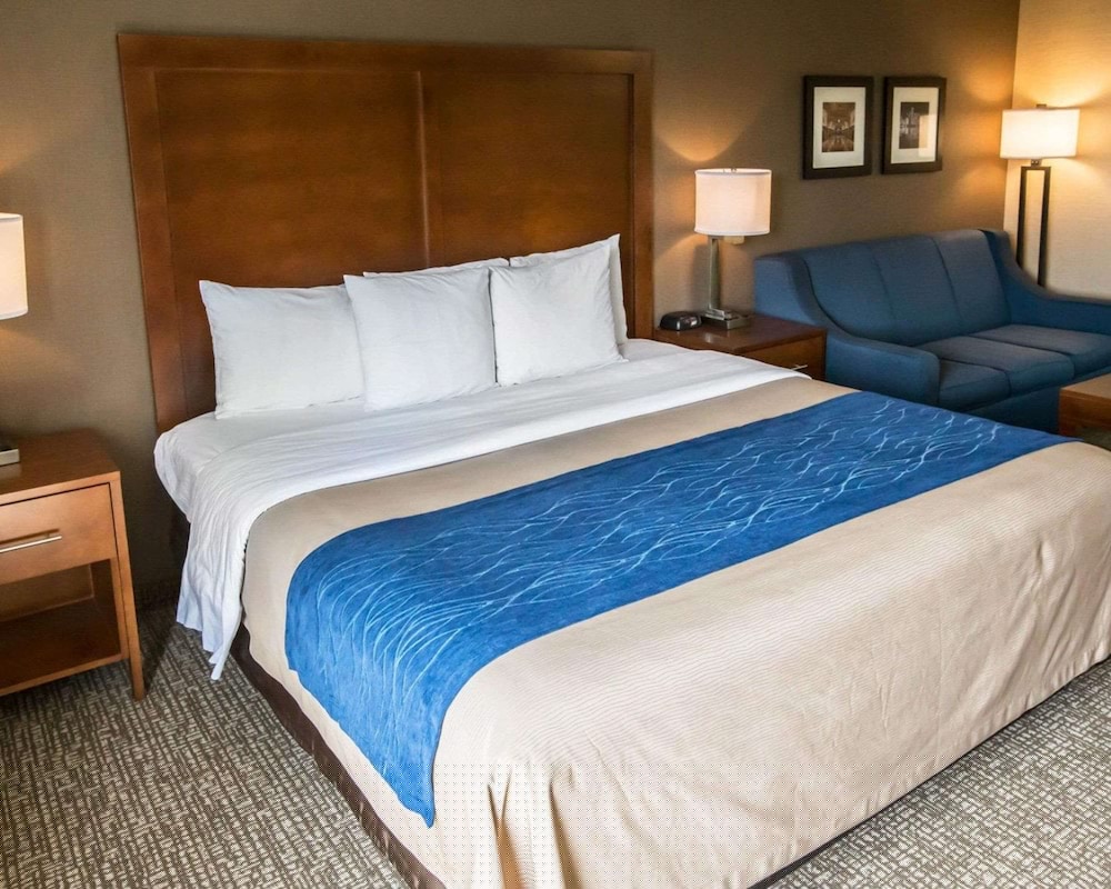 Comfort Inn Crystal Lake - Algonquin 8/33