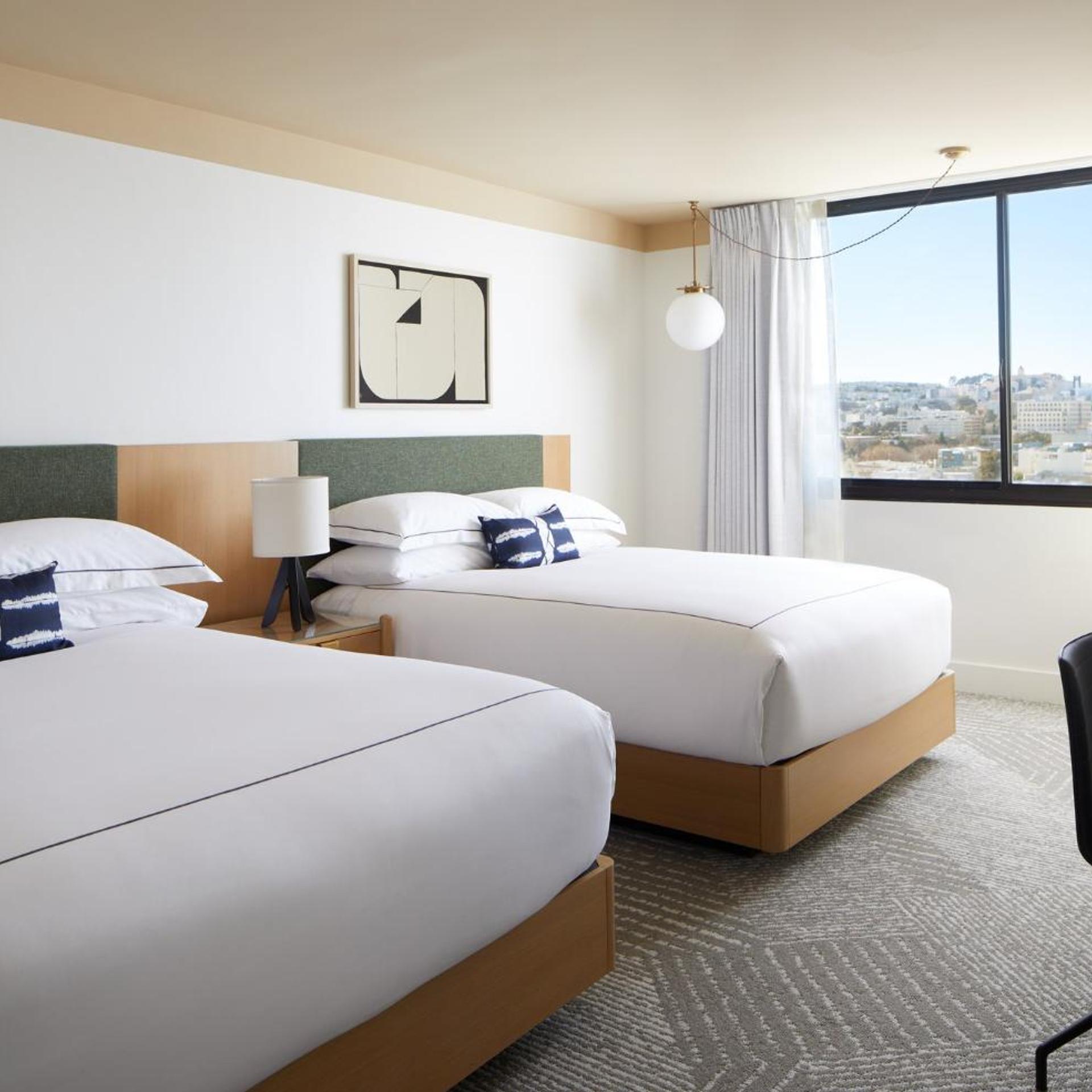 Essential, 2 Queen Beds, City View