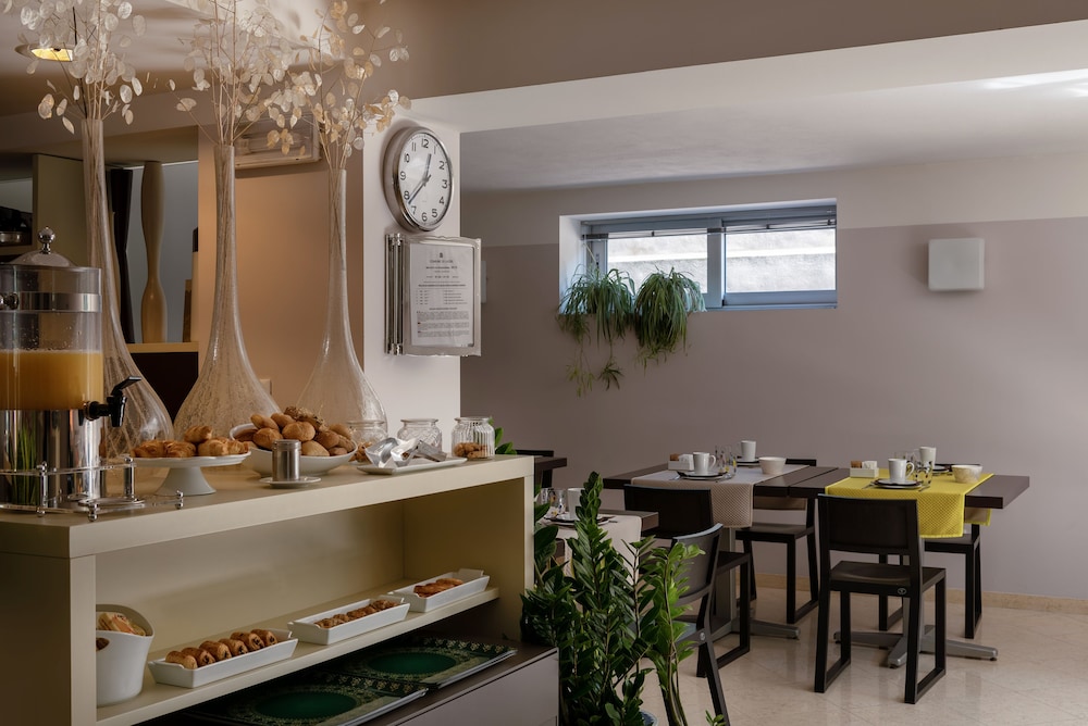 Vialeromadodici Rooms & Apartments 42/58