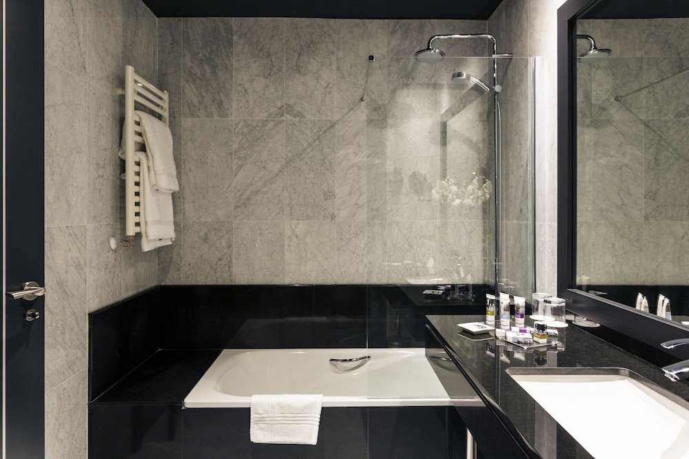 Mercure Bilbao Jardines De Albia 18/70