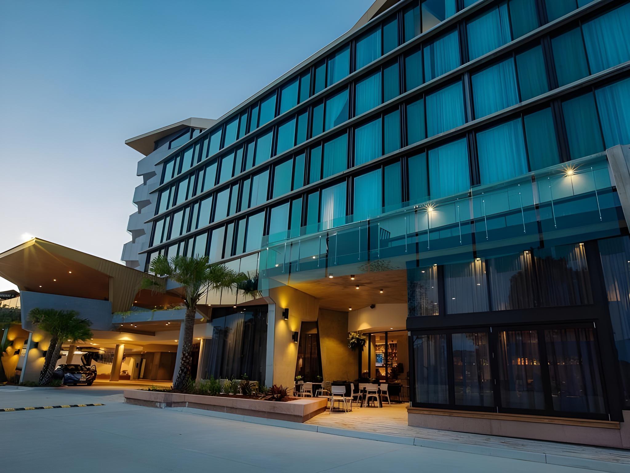 Eatons Hill Hotel in BRISBANE