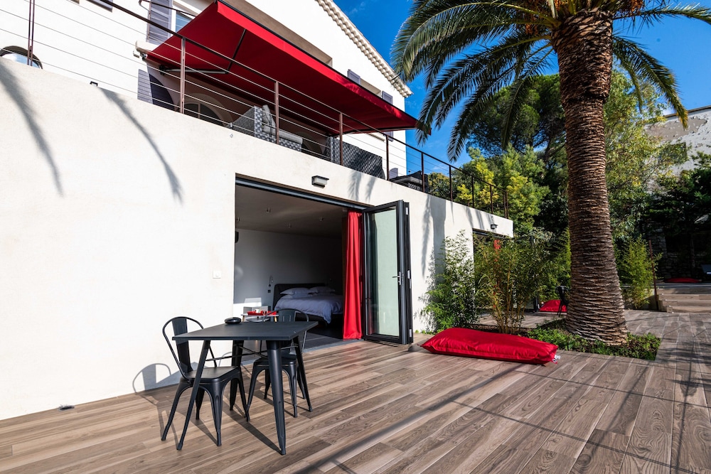 The Address Cassis 24/40