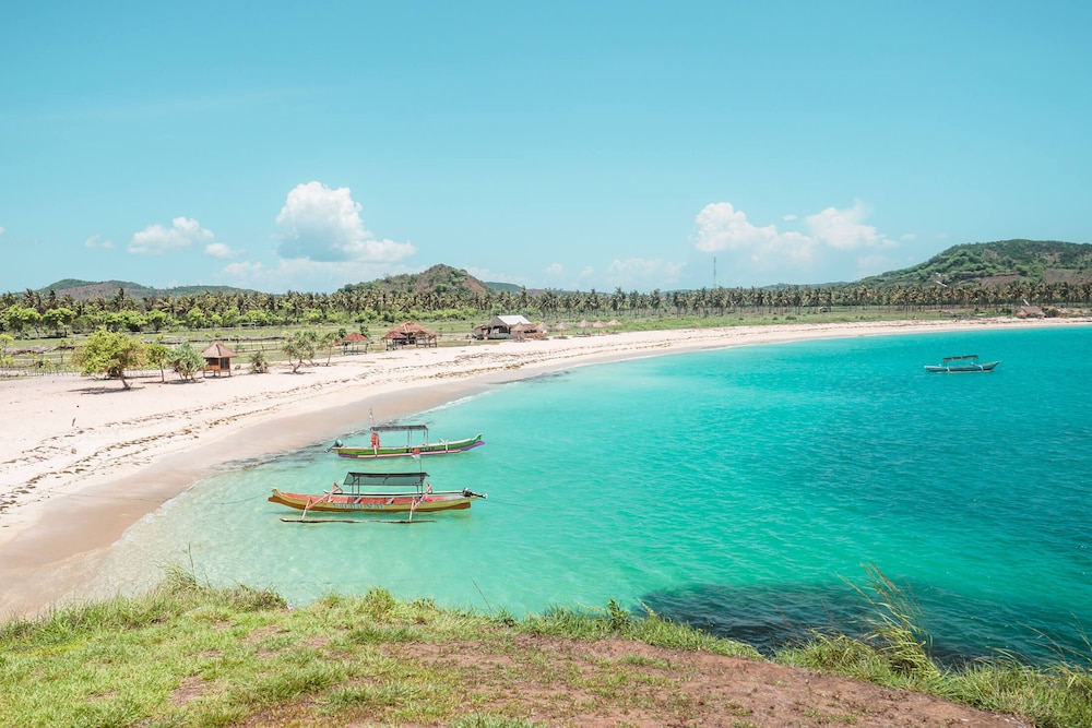 Mangsit Suite By Holiday Resort Lombok 25/39