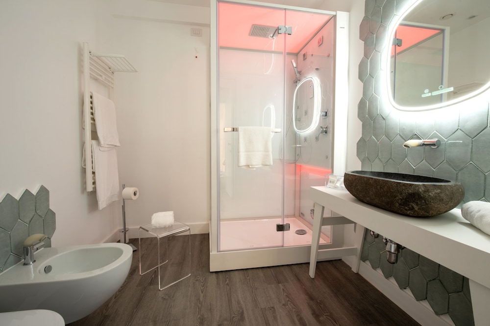 Diamond Suite 57/63