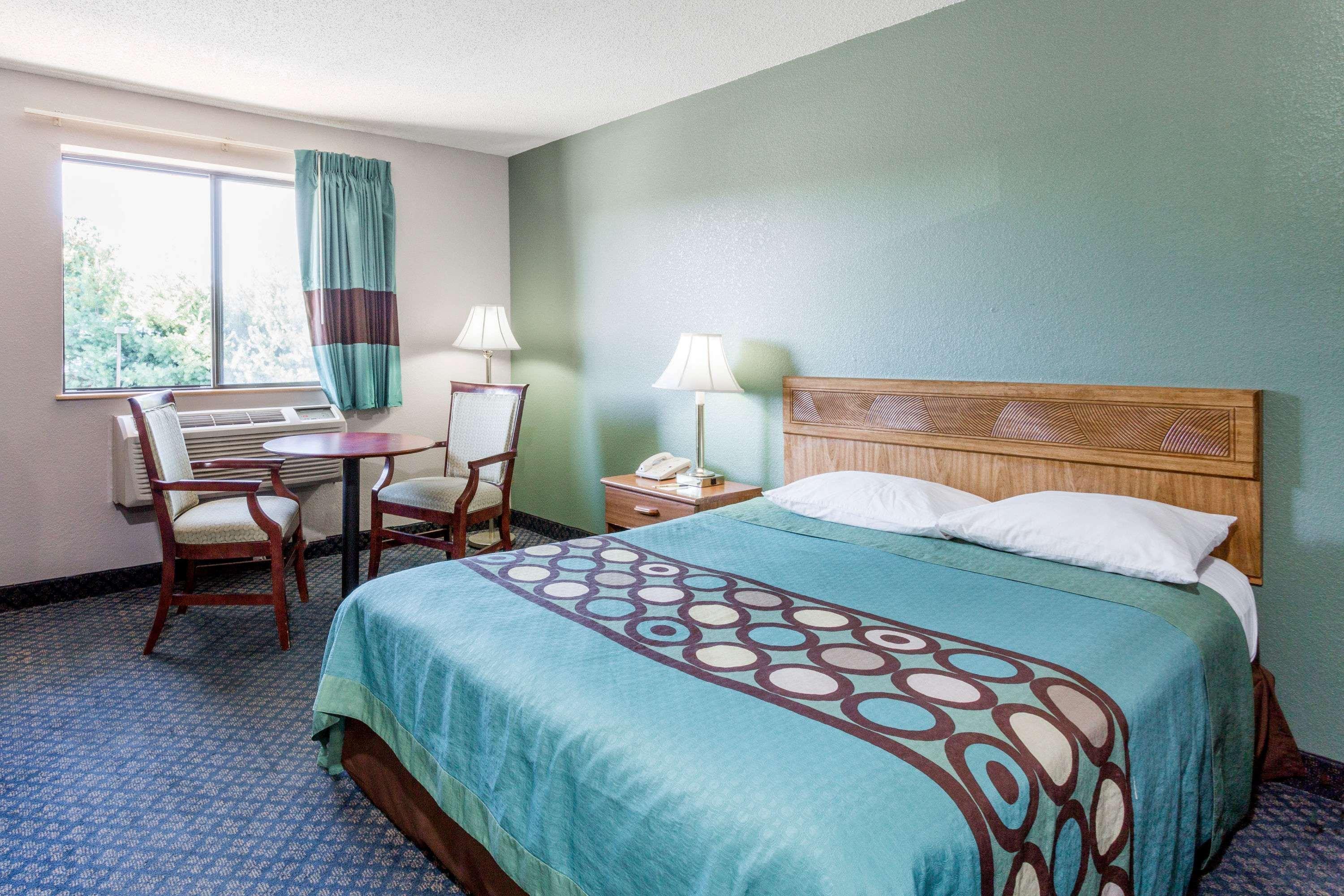 Room, Queen Bed, Smoking