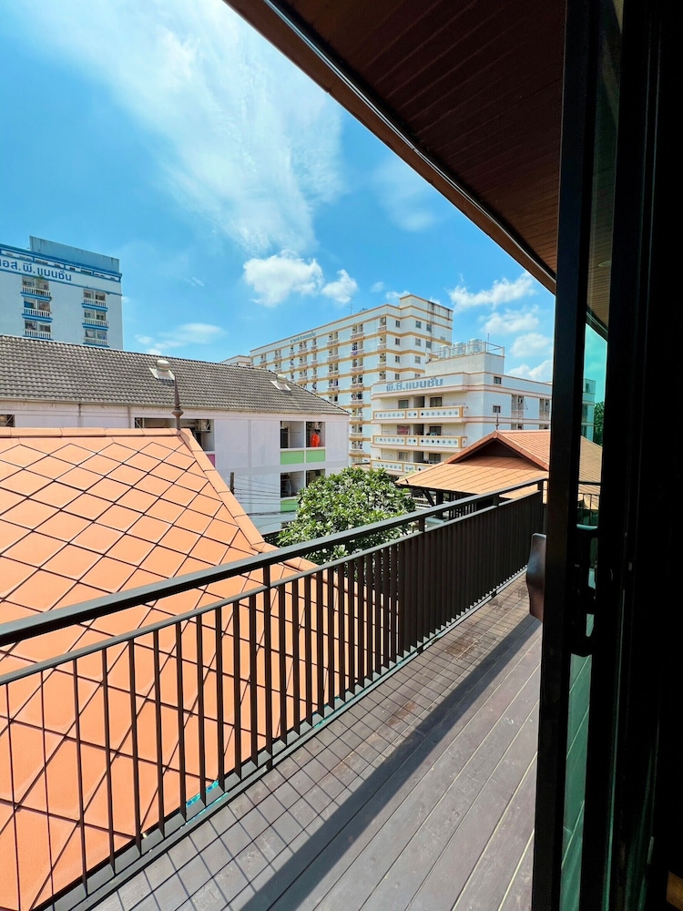 Yotaka Bangkok Hotel 39/49