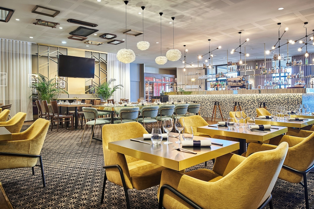 Gatsby Hotel and Restaurant By HappyCulture 35/50