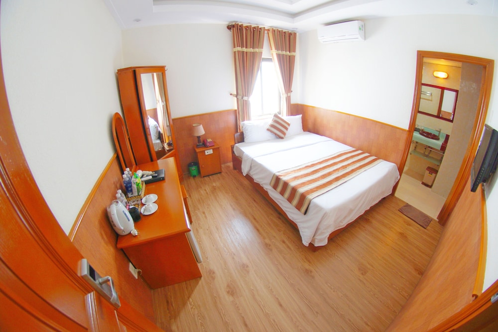 SUPERIOR, DOUBLE BED, CITY VIEW