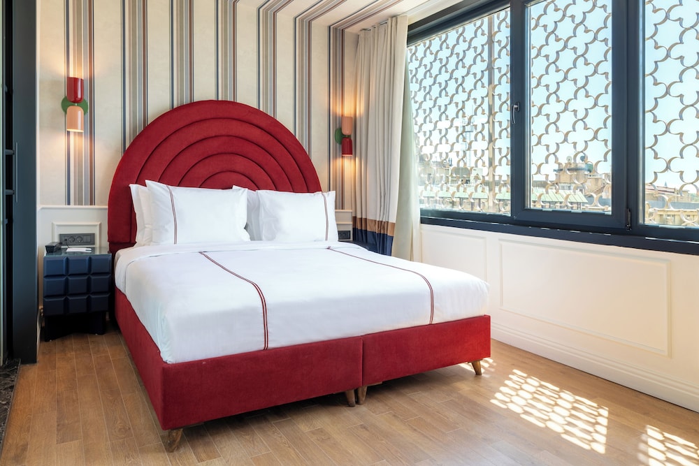 Khai Hotel Karakoy 36/60