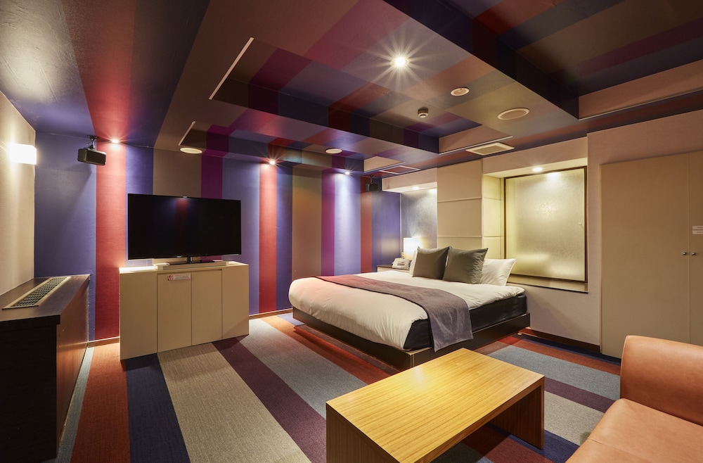 Hotel Love 16/50