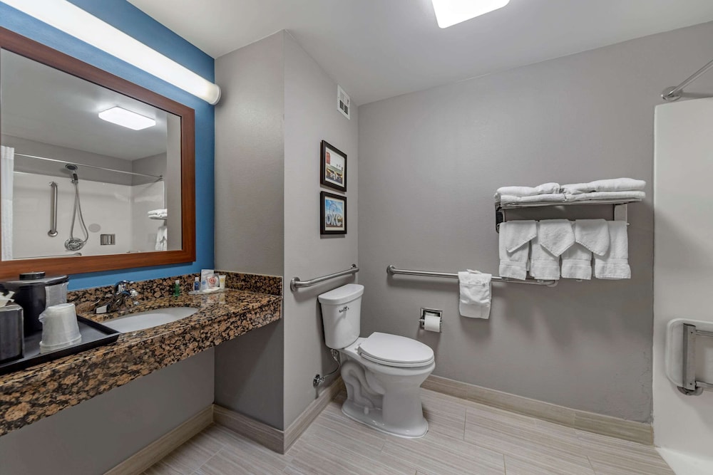 Garner Hotel Oklahoma City Quail Springs by IHG 30/71