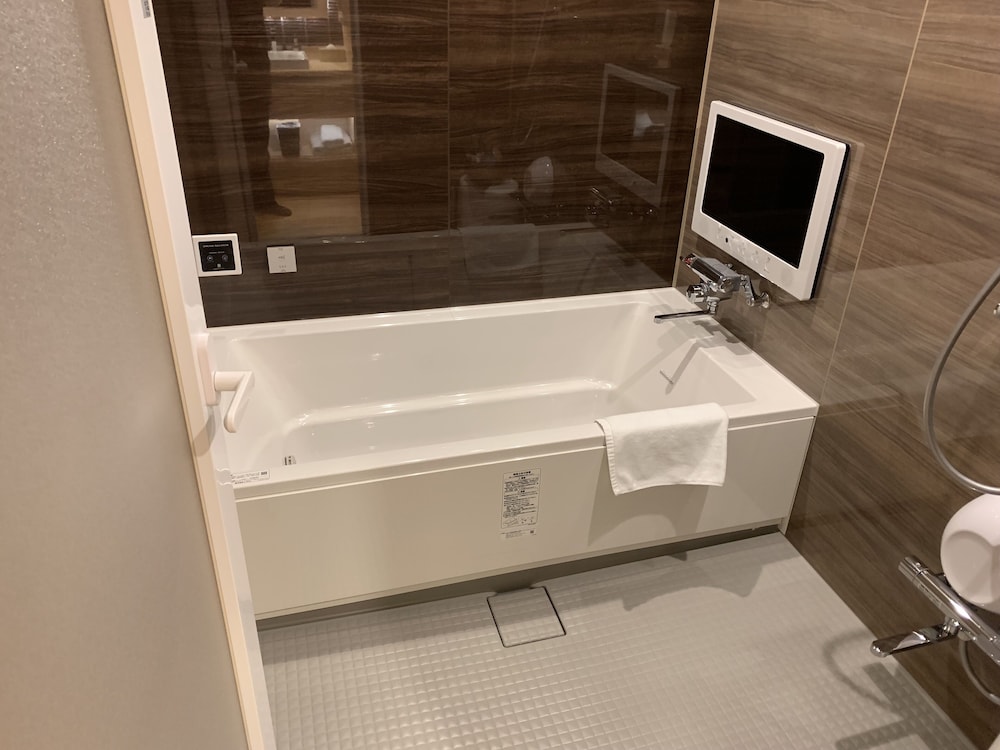 hotel brattostay 16/19