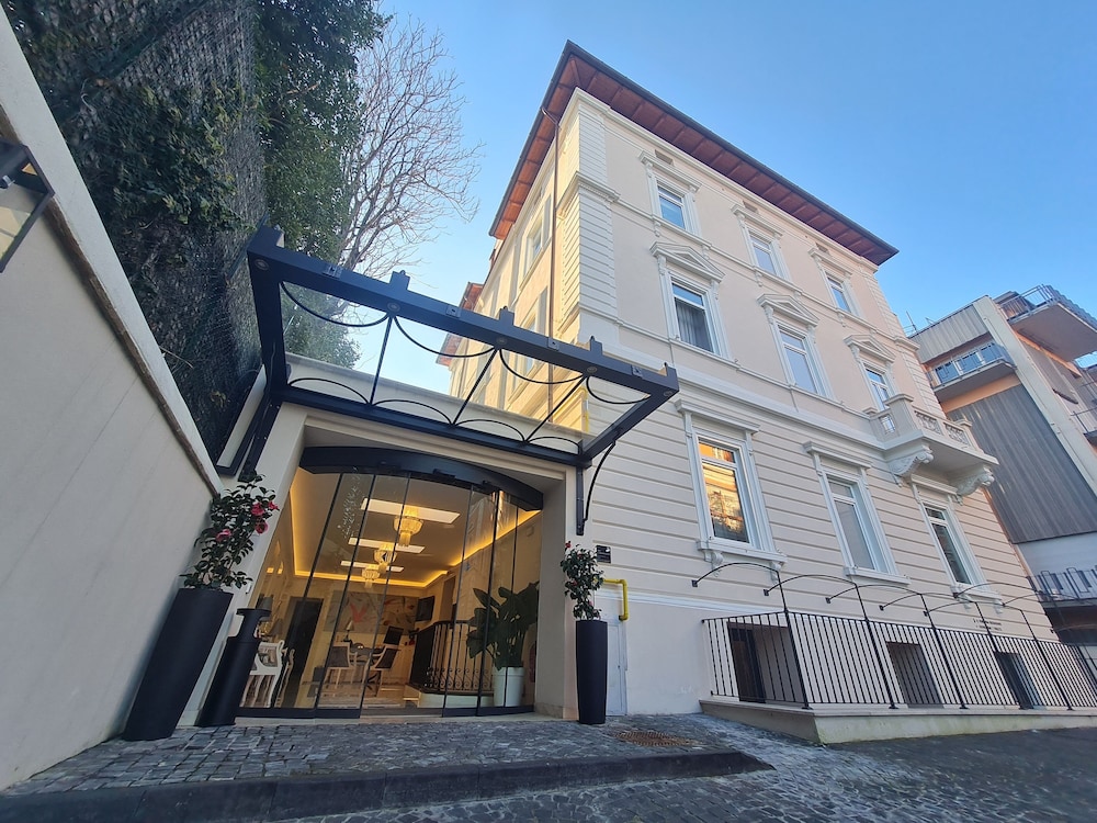 Hotel La Ville in ROME