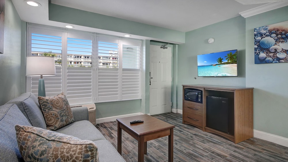 The Boardwalk Inn Suites 25/50