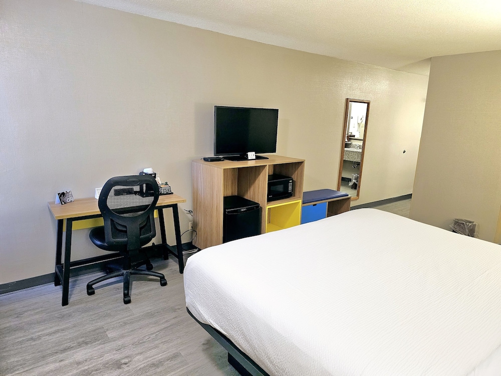 Days Inn by Wyndham Rolla 17/33