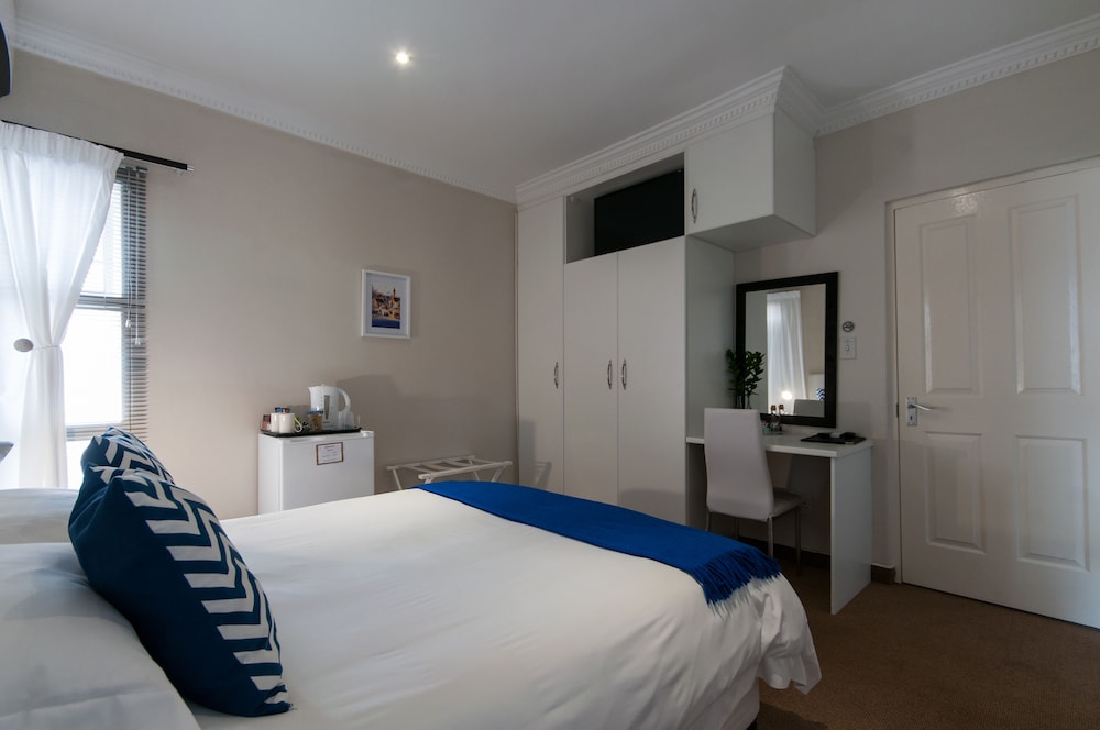 Millard Crescent Guest House 14/31