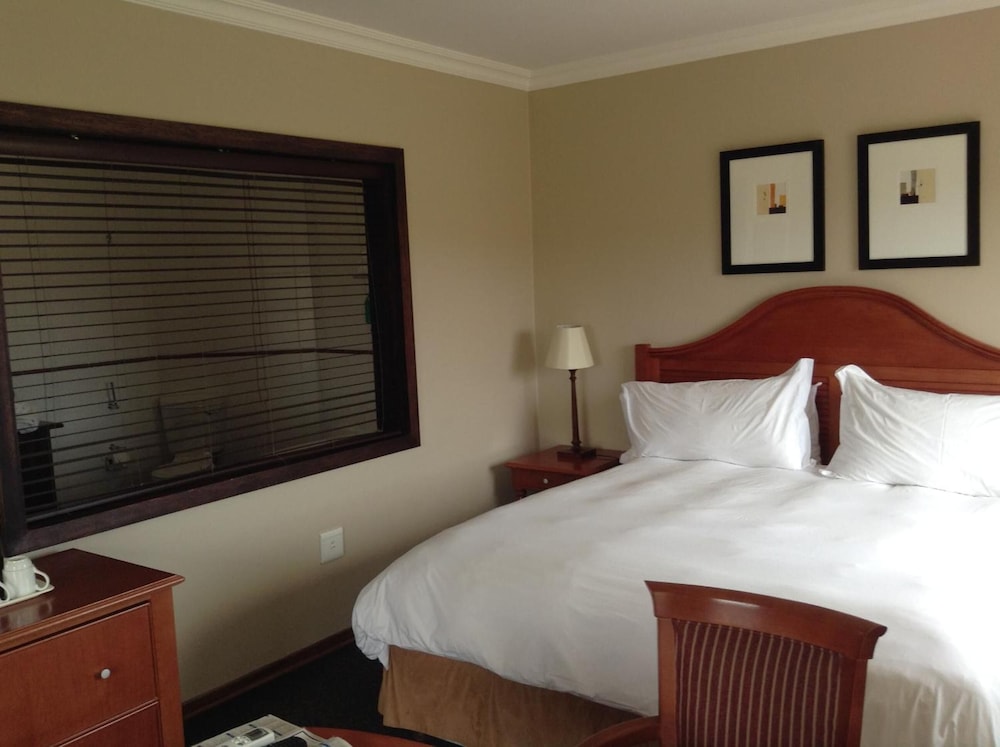 Protea Hotel By Marriott Harrismith Montrose 10/50