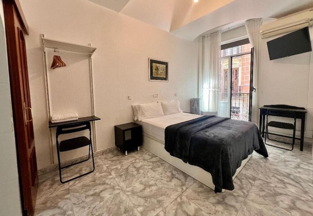 Hostal Palacios Fuencarral 37/67