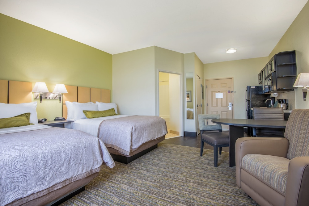 Candlewood Suites Jefferson City 19/52